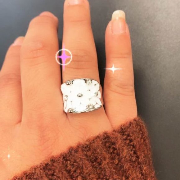 Ring Silver Plated White Flower size 7-8-9-10 - Picture 2 of 3